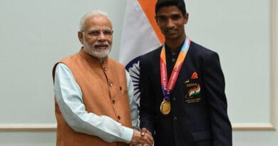 पैरा-एथलीट नारायण ठाकुर, जो एक अनाथालय में पले-बड़े हुए,आजीविका कमाने के लिए बसों की सफाई की, ने साल 2018 में जकार्ता में आयोजित एशियन पैरा गेम्स में भारत के लिए स्वर्ण पदक जीता था। यहां,जानिए उनके बारे में।