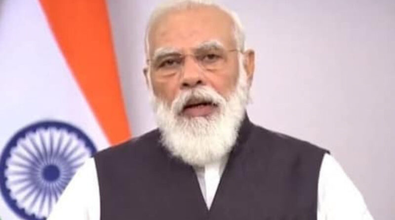 प्रधानमंत्री नरेंद्र मोदी ने कांग्रेस नेता राहुल गांधी पर निशाना साधते हुए कहा कि कुछ लोग मुझे लोकतंत्र सिखाने की कोशिश कर रहे हैं।यह बात उन्होंने राहुल गांधी के देश में लोकतंत्र में ही होने वाले बयान पर कही है।