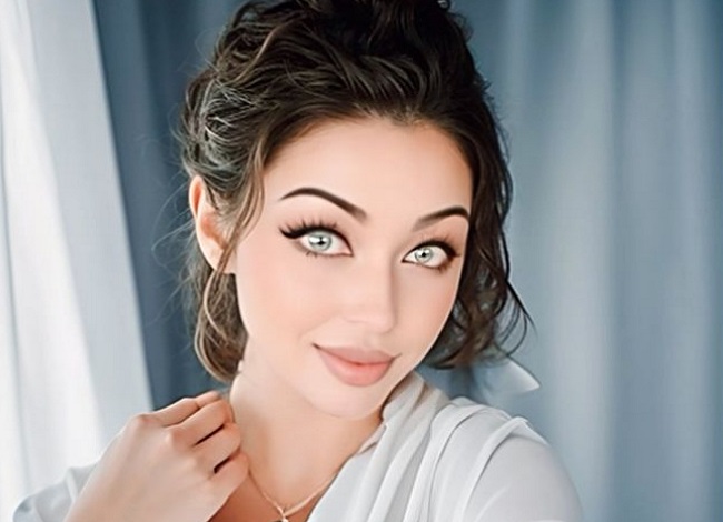 Aishwarya Rai's lookalike Pakistani girl Aamna Imran's pictures are going viral