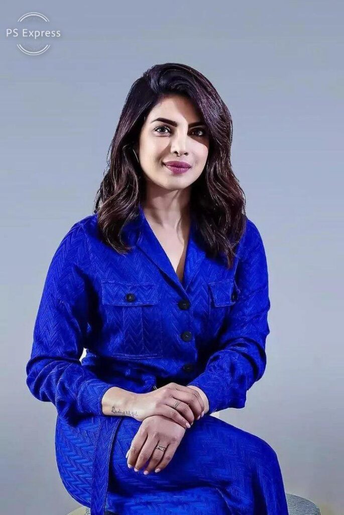 प्रियंका चोपड़ा ने पति निक जोनास से दूर रहते दिया सरप्राइज देखें वायरल वीडियो