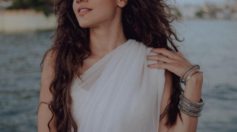Tapsee Pannu के ठिकानों पर इनकम टैक्स की रेड पड़ी