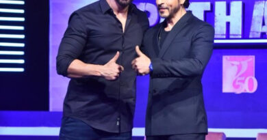 करण जोहर के धर्मा प्रोडक्शन में बन रही फिल्म 'दोस्ताना 2' से मुख्य अभिनेता कार्तिक आर्यन को फ़िल्म से बाहर कर दिया गया है । धर्मा प्रोडक्शन ने यह जानकारी सोशल मीडिय पर एक पोस्ट के जरिये दी है ।