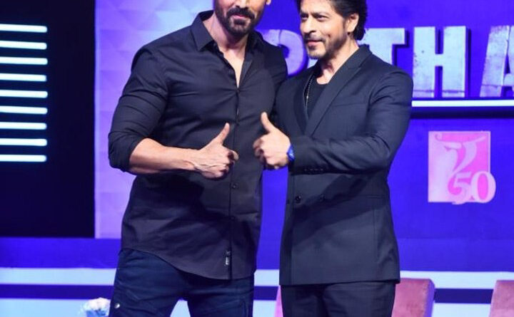 करण जोहर के धर्मा प्रोडक्शन में बन रही फिल्म 'दोस्ताना 2' से मुख्य अभिनेता कार्तिक आर्यन को फ़िल्म से बाहर कर दिया गया है । धर्मा प्रोडक्शन ने यह जानकारी सोशल मीडिय पर एक पोस्ट के जरिये दी है ।