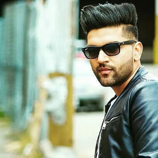 गुरु रंधावा और उर्वशी रौतेला का 'डूब गए' सॉन्ग हुआ रिलीज,फैंस को बहुत पसंद आ रहा रोमांटिक वीडियो 6 मशहूर बॉलीवुड सिंगर गुरु रंधावा और पूर्व मिस यूनिवर्स उर्वशी रौतेला का लेटेस्ट वीडियो सॉन्ग 'डूब गए' रिलीज हो गया है । दर्शकों को यह रोमांटिक सॉन्ग खूब पसंद आ रहा है ।