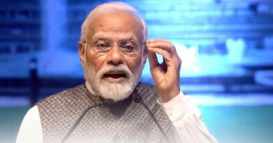 प्रधान मंत्री मोदी ने ऐलान किया है कि MBBS फाइनल ईयर के स्टूडेंट्स को भी वरिष्ठ डॉक्टर्स के देखरेख में कोविड ड्यूटी पर लगाया जायेगा। कोविड ड्यूटी के 100 दिन पूरा करने वाले स्यास्थ्कर्मियो को सरकारी नौकरी की भर्ती में प्राथमिकता दी जाएगी।
