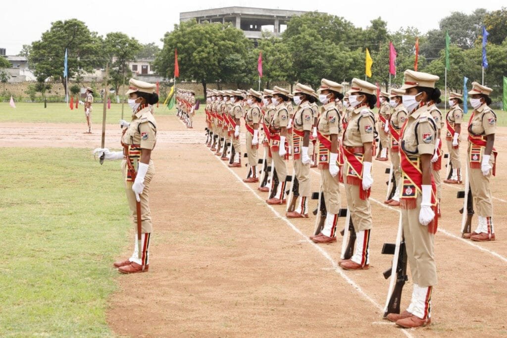 सीएमपी के सेंटर एंड स्कूल के कमांडेंट ब्रिगेडियर सी दयालन ने इन सभी महिला जवानों के राष्ट्र के प्रति अपने कर्तव्य धार्मिकता और निस्वार्थ सेवा के प्रति समर्पण की सराहना की है ।