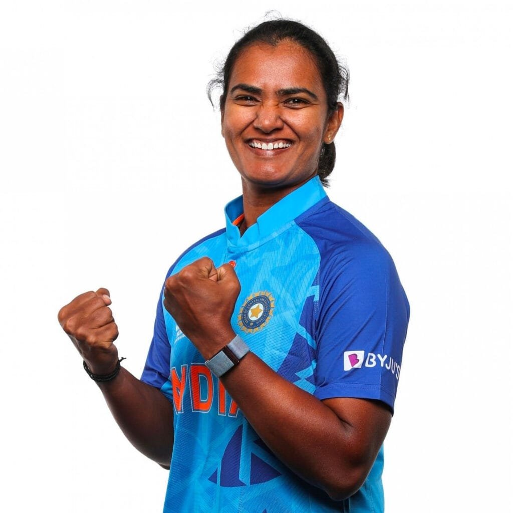 Shikha Pandey हुई 32 वर्ष की, IAF अधिकारी ने बताई कई रोचक बातें