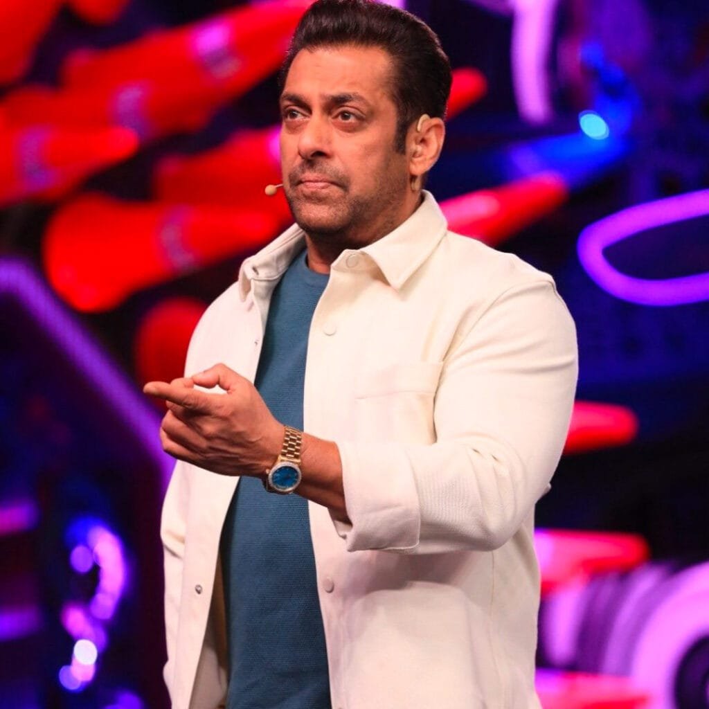 सलमान खान की नई फिल्म 'राधे: योर मोस्ट वांटेड भाई' का नेगिटिव रिव्यु करने के लिए सलमान खान की तरफ से कमाल राशीद खान पर मानहानि का केस दर्ज किया गया है।