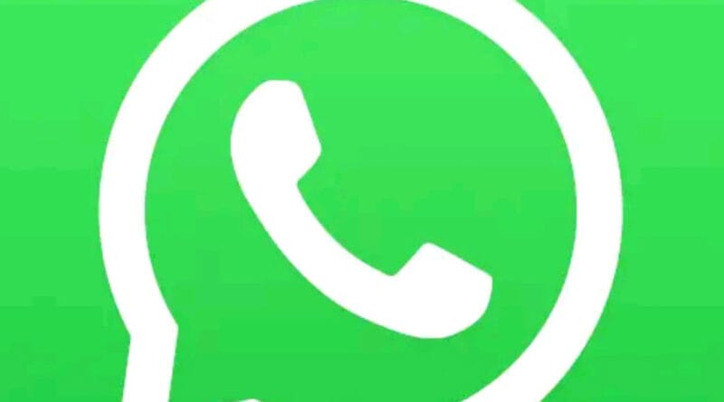 भारत सरकार के नए IT नियमो के खिलाफ WhatsApp ने दिल्ली हाई कोर्ट ने मुकददमा दायर किया है। जिसमे व्हाट्सप्प ने आज से लागु होने वाले नए नियमो पर रोक लगाने की मांग की है। WhatsApp का कहना है कि नए नियमो के लागु होने से यूजर की प्राइवेसी खतरे में पड़ सकती है।