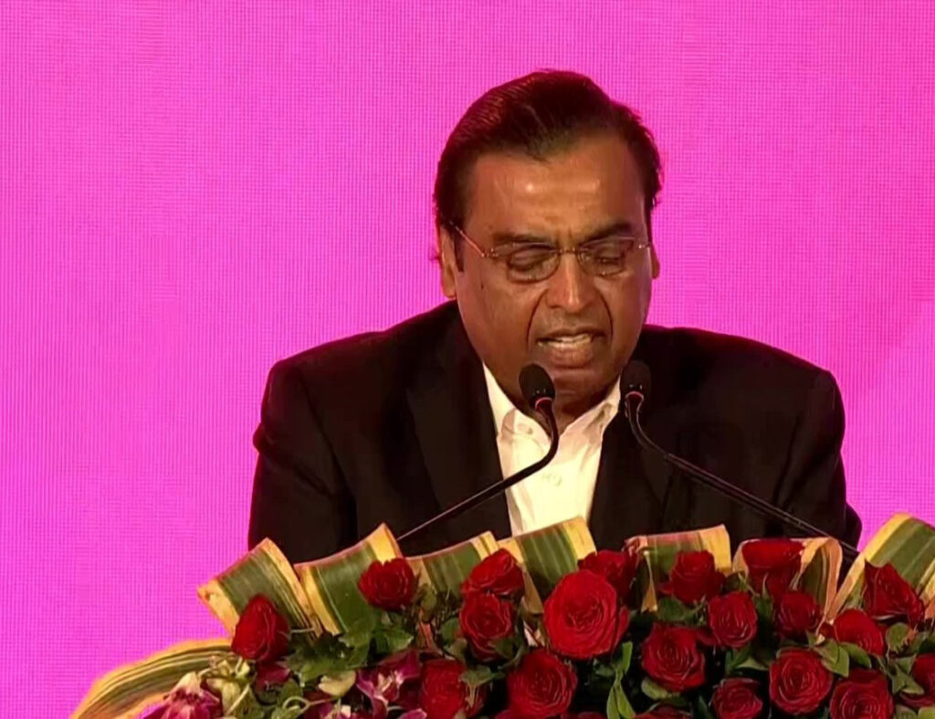 फोर्ब्स की रियल टाइम बिलियनेयर इंडेक्स के अनुसार आज गौतम अडानी की संपत्ति में करीब 5.5 अरब डॉलर का इजाफा हुआ है। इस लिस्ट में मुकेश अंबानी एशिया के सबसे बड़े अरबपति शख्स हैं ।