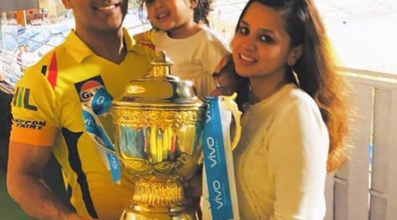 एमएस धोनी वीडियो में अपने घोड़े के साथ रेस लगाते हुए नजर आ रहें हैं। ये वीडियो उनकी पत्नी साक्षी धोनी ने सोशल मीडिया पर शेयर किया है।