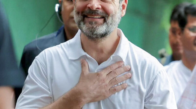 कांग्रेस पार्टी के पूर्व राष्ट्रीय अध्यक्ष राहुल गांधी ने साल 2019 लोकसभा चुनाव में दिए गए अपने बयान पर कोर्ट में माफी मांगने से इनकार कर दिया है। राहुल गांधी ने 13 अप्रैल 2019 को एक चुनावी रैली में कहा था कि ललित मोदी, नीरव मोदी , नरेंद्र मोदी इन सभी का एक ही उपनाम मोदी कैसे है? सभी चोरों का एक ही उपनाम मोदी कैसे है?