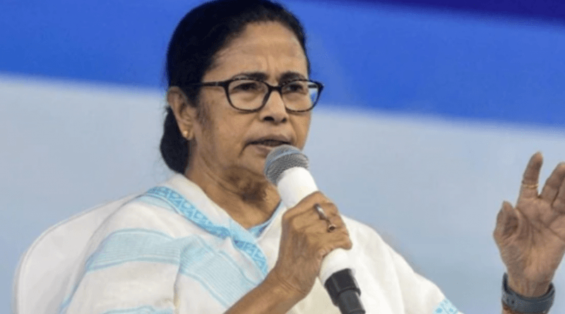 वेस्ट बंगाल विधानसभा चुनाव में बीजेपी को हराकर प्रचंड बहुमत हासिल करने वाली ममता बनर्जी की विधानसभा उपचुनाव को लेकर चिंताएं बढ़ गई हैं। नंदीग्राम विधानसभा सीट से ममता बनर्जी बीजेपी के नेता शुभेंदु अधिकारी से चुनाव हार गई थी। ममता बनर्जी ने 4 मई 2021 को मुख्यमंत्री पद की शपथ ली थी । अब संविधान के नियम अनुसार उन्हें 6 महीने के अंदर विधानसभा का सदस्य निर्वाचित होना होगा।