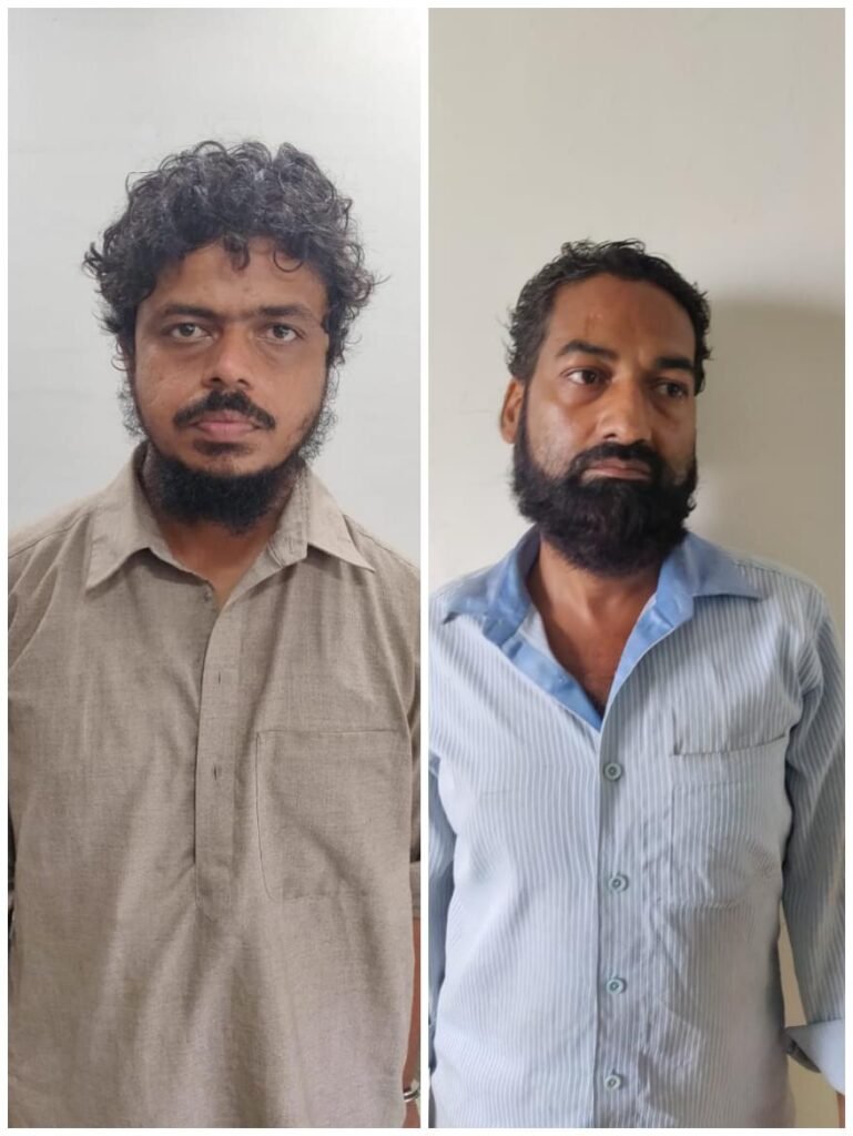 यूपी एटीएस ने एक ऑपरेशन के दौरान लखनऊ के रहने वाले मिनहाज अहमद और मसीरुद्दीन को गिरफ्तार किया है। उनके पास से भारी मात्रा में गोला बारूद बरामद किया गया है।
