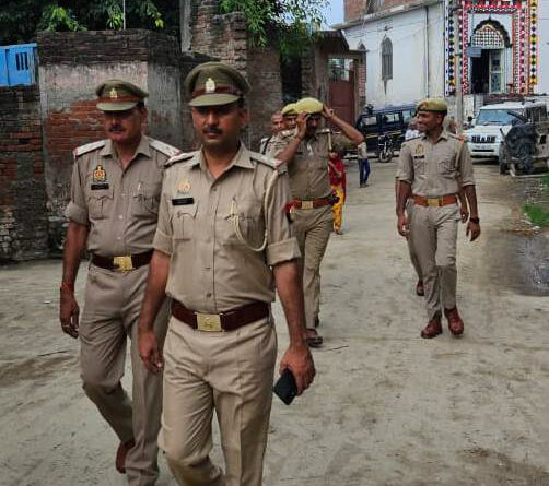 हरिद्धार में इस साल कांवड़ यात्रा पर पूरी तरह से रोक के बाद प्रसाशन अब और भी सख्त हो गया है। प्रसाशन का कहना है कि अगर कोई व्यक्ति जबरन घुसने का प्रयास करेगा तो वैधानिक कार्यवाही करते हुए वाहन को जब्त किया जाएगा और आपदा प्रबंधन अधिनियम के तहत क़ानूनी कार्यवाही भी की जाएगी।