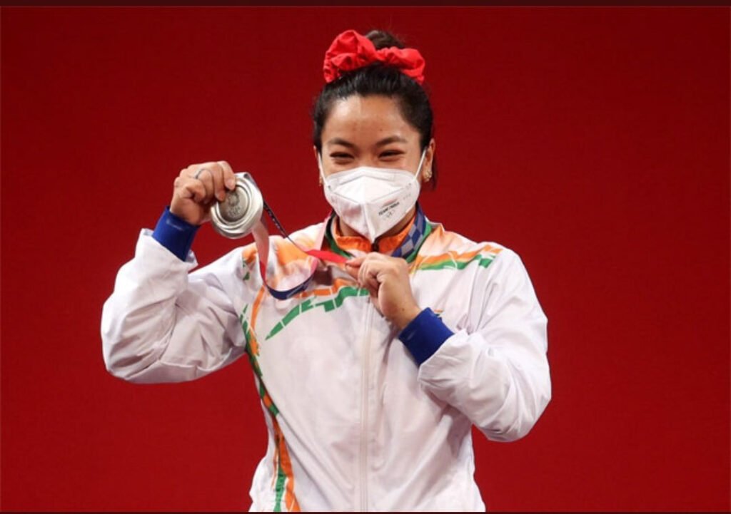 Mirabai Chanu Won: वेटलिफ्टिंग में सिल्वर पदक जीत रचा इतिहास