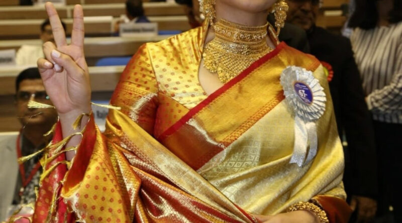  कंगना रनौत ने अपने इंस्टाग्राम अकॉउंट से पोस्टर शेयर कर अपनी बहुप्रतीक्षित फिल्म "थलाइवी" की रिलीज डेट की जानकारी दी है। 