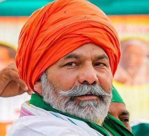 हरियाणा के करनाल में किसानों पर हुए लाठीचार्ज को लेकर किसान यूनियन के नेता राकेश टिकैत ने कहा कि देश को बचाने के लिए किसान हर कुर्बानी देने के लिए तैयार है।