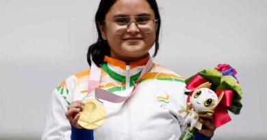टोक्यो पैरालिंपिक में भारतीय महिला निशानेबाज अवनि लेखारा ने चीन की शूटर झांग को मात देते हुए सीधा गोल्ड पर निशाना लगाया है। इसी के साथ अवनि पैरालिंपिक में स्वर्ण पदक जीतने वाली पहली भारतीय महिला निशानेबाज बन गई है। 