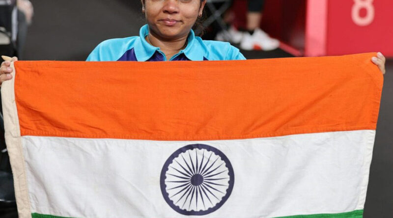 टोक्यो पैरा ओलंपिक में भारत की भाविना बेन पटेल चीन की झोउ यिंग से फाइनल मुकाबले में 0-3 से हार गई हैं। जिसके बाद पटेल भारत की झोली में सिल्वर मेडल डाला है । इसी के साथ ही भाविना बेन पटेल भारत की पहली महिला पैराओलंपिक्स एथलीट बन गई है , जिन्होंने सिल्वर मेडल जीता है।