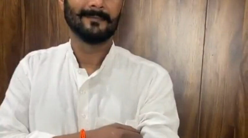 शहनाज़ गिल के पिता संतोख सिंह ने अपनी बेटी के नाम का एक टैटू बनवाया है, जिसका वीडियो सोशल मीडिया पर तेजी से वायरल हो रहा है। 