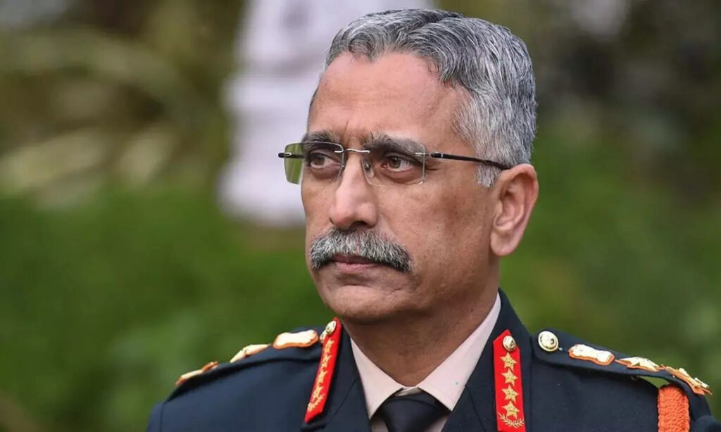 भारतीय सेना ने अपने आधिकारिक ट्विटर हैंडल के जरिए जानकारी दी है कि थलसेना प्रमुख जनरल एमएम नरवणे हालिया सुरक्षा स्थिति की समीक्षा के लिए लद्दाख सेक्टर में दो दिवसीय दौरे पर रहेंगे।