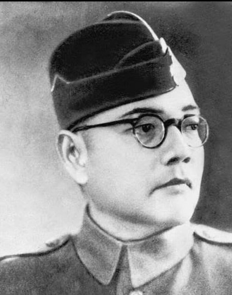 आजाद हिंद फौज के संस्थापक नेताजी सुभाष चंद्र बोस के पड़पोते का दावा है कि तत्कालीन नरसिम्हा राव सरकार नेताजी सुभाष चंद्र बोस की अस्थियां वापस लाना चाहती थी। खुफिया विभाग की चेतावनी के बाद नेताजी की राख को भारत नहीं लाया जा सकता।
