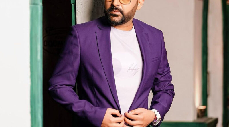वीडियो में अमिताभ बच्चन को कपिल शर्मा की क्लास लगाते देखा जा सकता है। इसके साथ ही कपिल शर्मा बिग बी की नकल करने की कोशिश भी करते हैं।