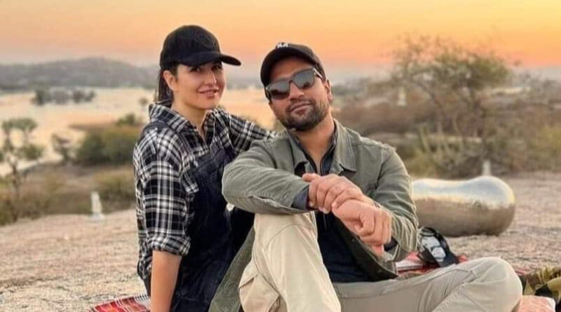 कैटरीना कैफ और विक्की कौशल इन दिनों अपनी शादी  वजह से सुर्ख़ियों में बने हुए हैं। इसी बीच अब ऐसी खबर आ रही है कि शादी के बाद विक्की और कैटरीना विराट-अनुष्का के पड़ोसी बनने वाले हैं। 