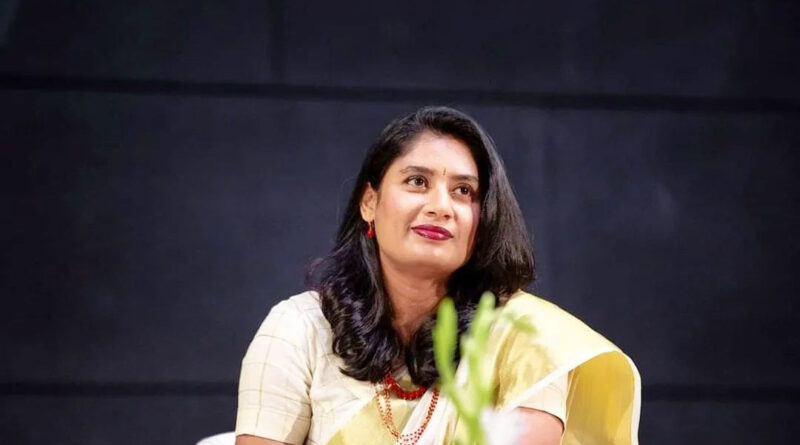 भारतीय महिला क्रिकेट टीम की कप्तान मिताली राज आज अपना 39 वां जन्मदिन सेलिब्रेट कर रही है। क्रिकेट के कैरियर में इस मुकाम तक पहुंचने के लिए मिताली राज के माता-पिता ने काफी कुर्बानियां दी हैं । आइए जानते हैं राज के जन्मदिन पर उनके बारे में कुछ खास बातें।