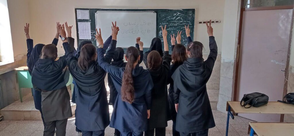 Female News: फीमेल स्टूडेंट को अब मिल सकेगी मैटरनिटी लीव