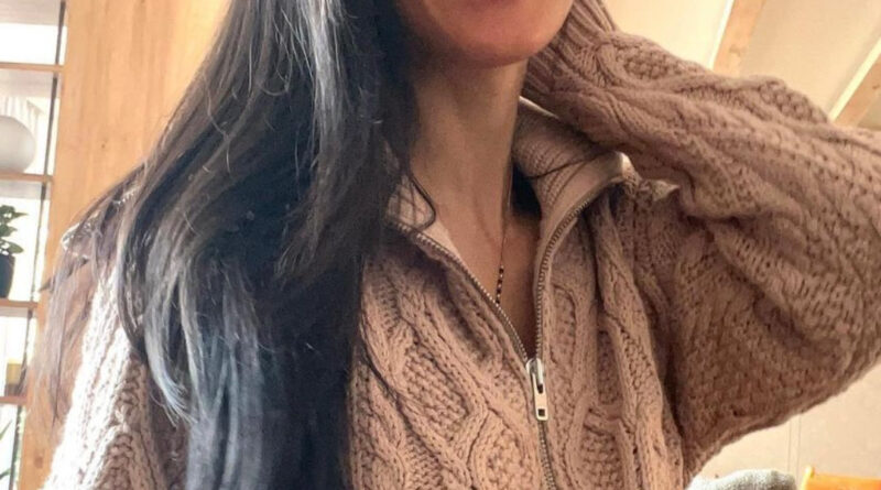 शादी के बाद कैटरीना कैफ और विक्की कौशल अपने नए आलिशान घर में शिफ्ट हो चुके हैं। ऐसे में पहली बार एक्ट्रेस ने अपने नए घर से अपनी खूबसूरत तस्वीरें सोशल मीडिया पर शेयर की हैं। 