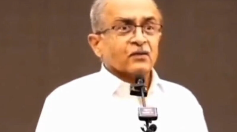 लद्दाख की गलवान घाटी में चीनी सेना ने अपना राष्ट्रीय झंडा फहराया है। जिसको लेकर वरिष्ठ अधिवक्ता प्रशांत भूषण ने प्रधानमंत्री नरेंद्र मोदी पर निशाना साधा है। 