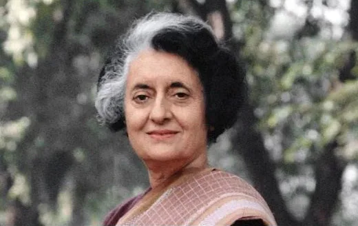 31 अक्टूबर 1984 के दिन भारत की पूर्व प्रधानमंत्री इंदिरा गांधी पर उनके कार्यालय के बाहर सुरक्षा में तैनात कमांडों ने गोलियों चला दी थी। हत्यारे गोल्डन टेंपल में ऑपरेशन ब्लू स्टार चलाने से नाराज थे।
