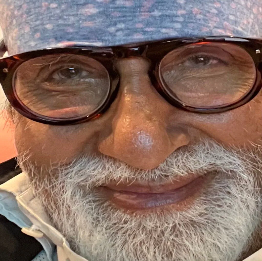 अमिताभ बच्चन बॉलीवुड के सबसे व्यस्त अभिनेताओं में से एक है, लेकिन अब एक सोशल मीडिया पोस्ट शेयर करते हुए उन्होंने बताया कि अभी उनका काम बंद हो गया है।