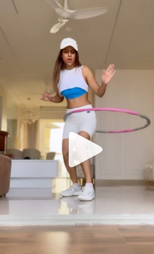 Nia Sharma video: निया शर्मा सिख रही है पोल डांसिंग, देखें वीडियो