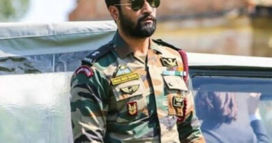 विक्की कौशल का साल साल 2009 का पुराना वीडियो सोशल मीडिया पर खूब वायरल हो रहा है। वीडियो में विक्की इतने दुबले नजर आ रहे है कि उन्हें पहचान पाना बेहद मुश्किल हो रहा है।