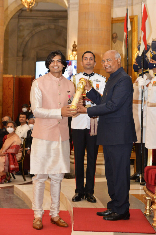 Padma Awards 2022: नीरज चोपड़ा को पद्मश्री और देवेंद्र झाझरिया को पदम भूषण, देखें पूरी सूची