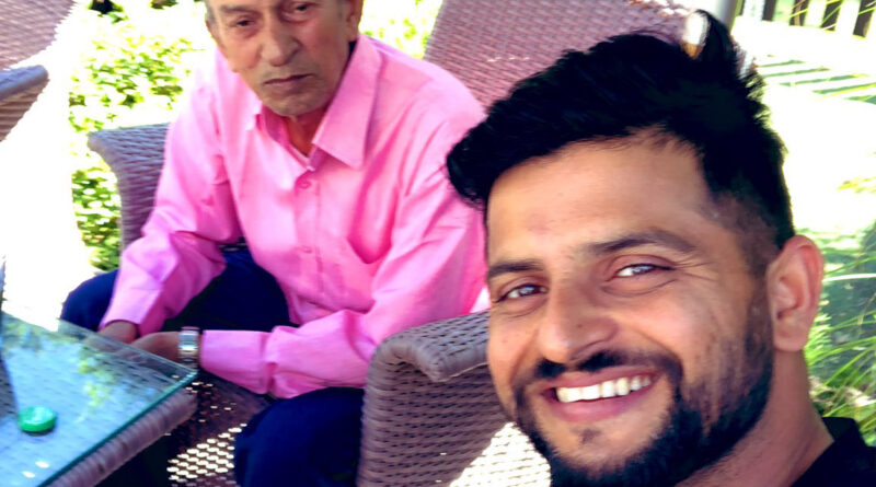 क्रिकेटर सुरेश रैना के पिता त्रिलोकचंद रैना का आज निधन हो गया है। वे भारतीय सेना का हिस्सा थे और उन्हें बम बनाने में मास्टर थे। 