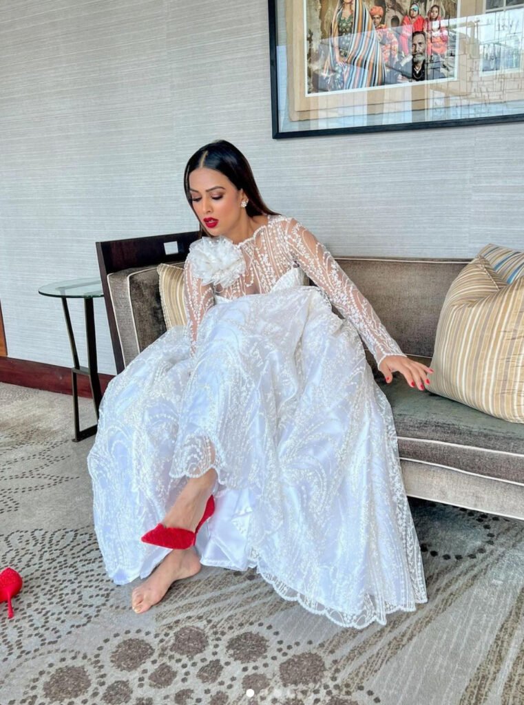 Dancing Nia Sharma: भाई की शादी में डांस करती नजर आई निया शर्मा