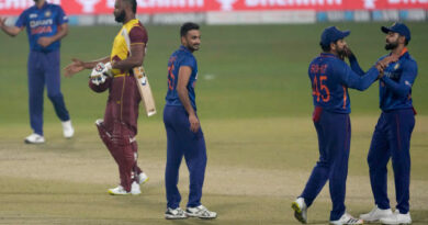 भारतीय टीम ने शुक्रवार के दिन कोलकाता के ईडन गार्डन्स में खेले गए दूसरे T20I मैच में वेस्टइंडीज को 8 रन से हराकर तीन मैचों की सीरीज में अजेय बढ़त बना ली है।