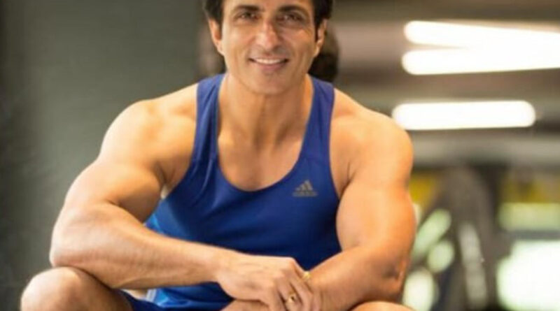 Lockdown में सोनू सूद सहित इन हस्तियों ने की थी मजबूर लोगों की मदद