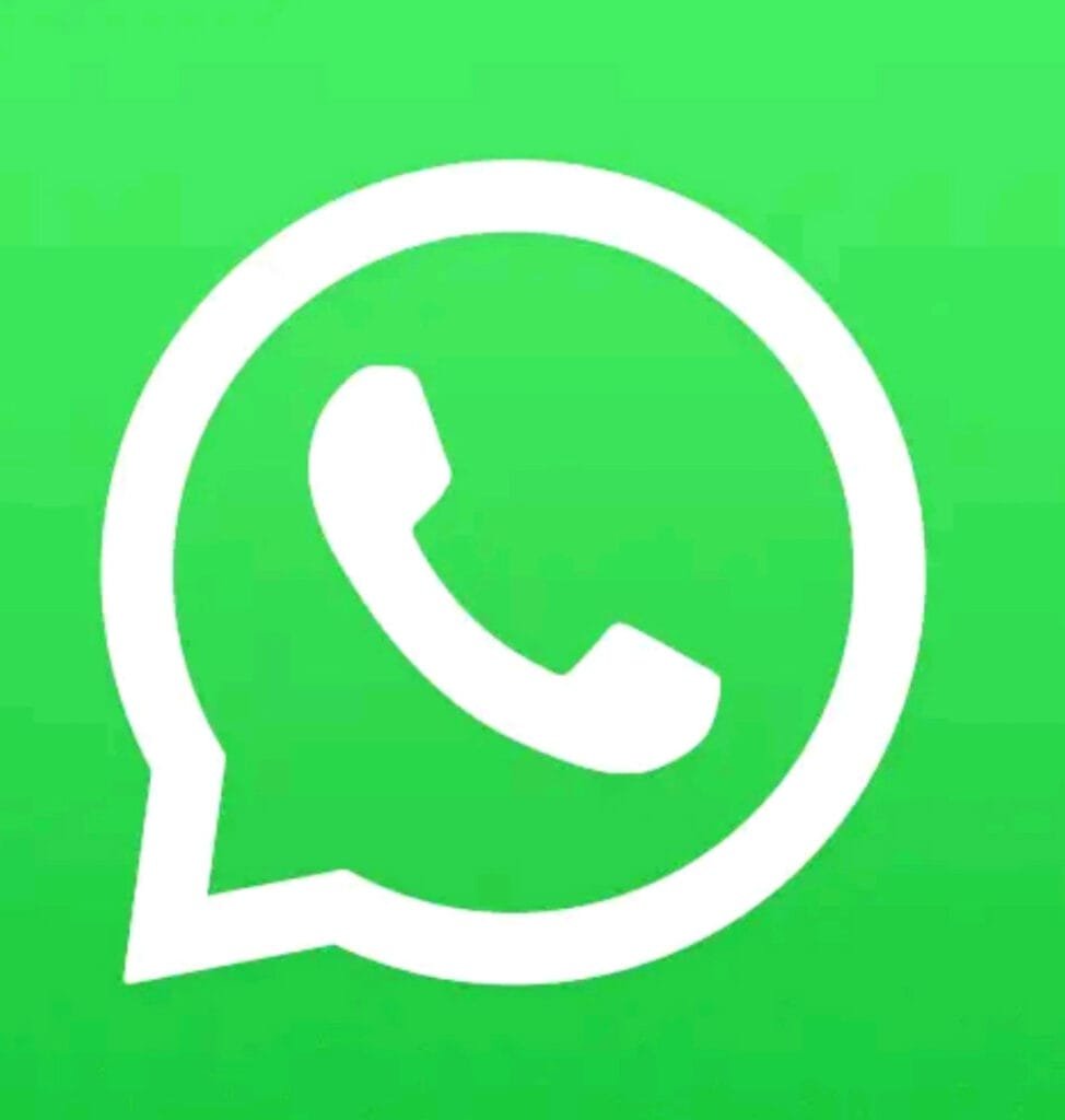 Whatsapp यूजर्स के लिए बहुत बड़ी खुशखबरी आने वाली है। यूजर्स जल्द ही इनस्टैंट मैसेजिंग एप के जरिए 2 GB तक का डाटा ट्रांसफर कर सकेंगे। अब 100 MB तक की फाइल्स ट्रांसफर की जा सकती हैं। व्हाट्सएप ने दो जीबी डाटा ट्रांसफर का सफल परीक्षण कर लिया है।