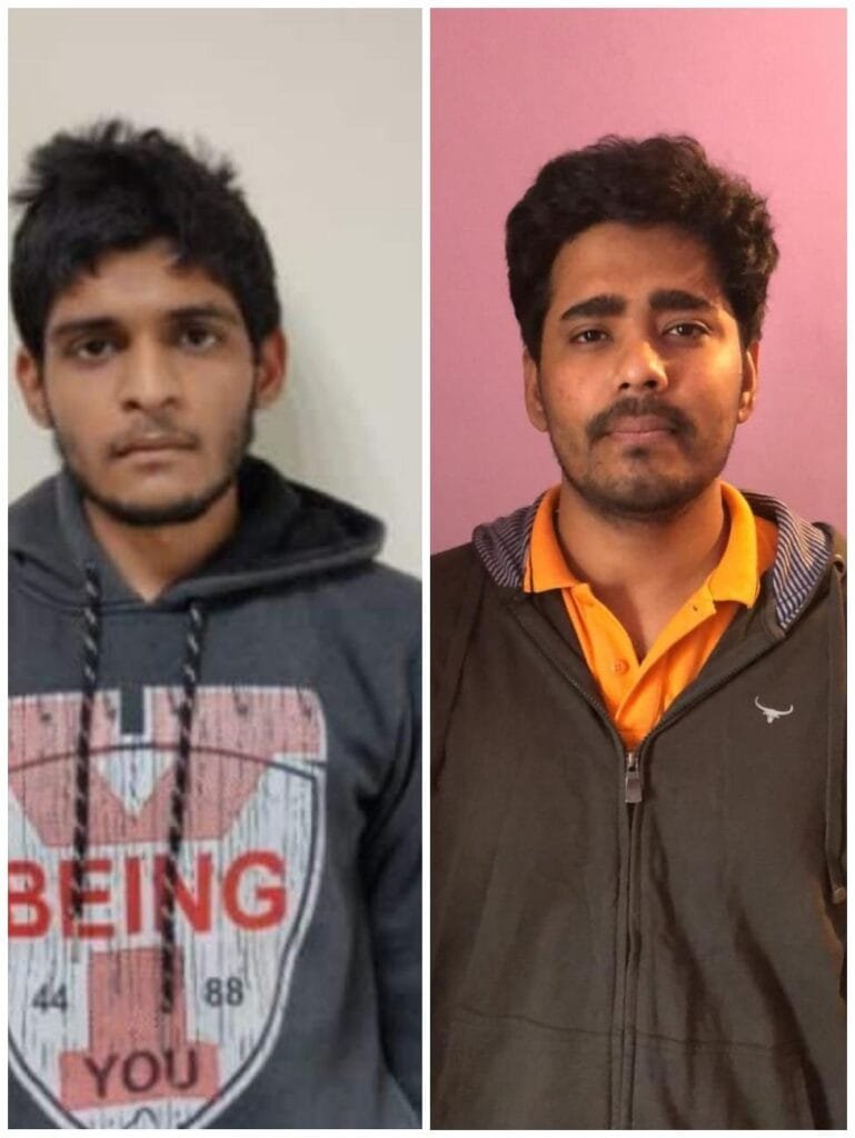 बुल्ली बाई और सुल्ली डील्स ऐप्स मामले के मुख्य आरोपियों को दिल्ली की एक अदालत ने मानवता के आधार पर सोमवार के दिन जमानत दे दी है।  Bulli Bai एप केस के मुख्य आरोपी नीरज बिश्नोई और Sulli Deals के डेवलपर औंकारेश्वर ठाकुर को कोर्ट शर्तों के साथ जमानत दी है। 