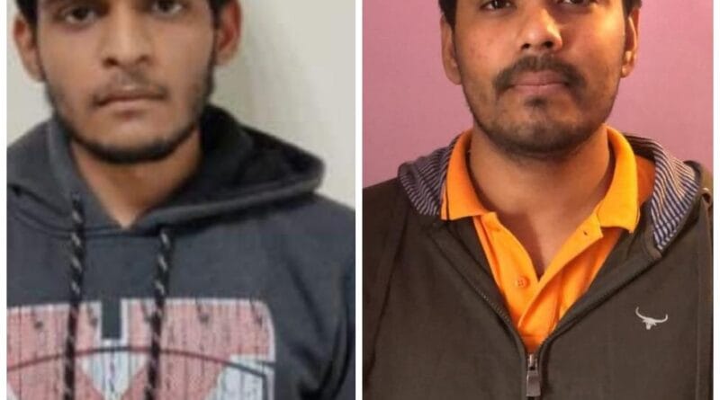 बुल्ली बाई और सुल्ली डील्स ऐप्स मामले के मुख्य आरोपियों को दिल्ली की एक अदालत ने मानवता के आधार पर सोमवार के दिन जमानत दे दी है।  Bulli Bai एप केस के मुख्य आरोपी नीरज बिश्नोई और Sulli Deals के डेवलपर औंकारेश्वर ठाकुर को कोर्ट शर्तों के साथ जमानत दी है। 