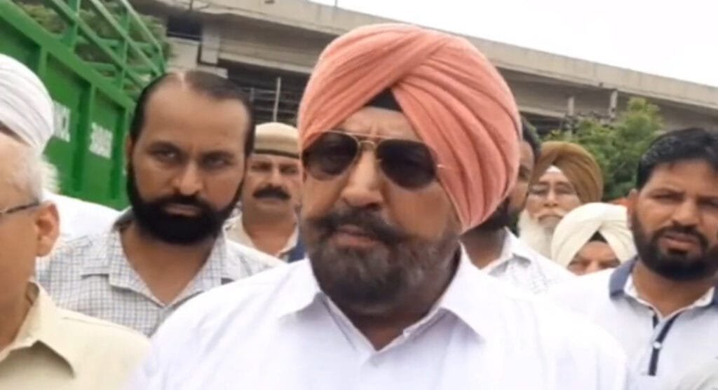 डेराबस्सी हल्के से विधायक कुलजीत रंधावा ने पंचकूला पहुंचकर आम आदमी पार्टी पंचकूला टीम का धन्यवाद किया। रंधावा ने कहा कि मेरी जीत का श्रेय आम आदमी पार्टी पंचकूला टीम को जाता है। जिन्होंने मेरे हल्के में बहुत मेहनत की मैं तो एक किसान का बेटा था।