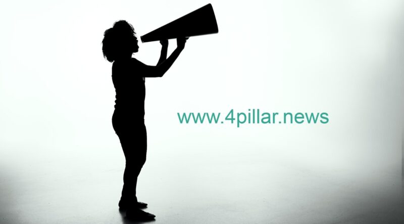प्रेस फ्रीडम इंडेक्स में भारत पिछले वर्ष 142 वे  स्थान पर था। इस बार 8 पायदान फिसल कर 150 वें स्थान पर आ गया है। 180 देशों की सूची में भारत का स्थान 150 वे स्थान पर है।