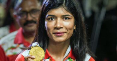 भारतीय महिला मुक्केबाज निकहत ज़रीन ने इंस्तांबुल में थाईलैंड की जितपोंग जुतामास को 5-0 से हराकर देश का नाम रोशन किया है। इसी के साथ ही ज़रीन ऐसी पांचवीं भारतीय मुक्केबाज बन गई हैं जिन्होंने IBAWWC में गोल्ड मेडल जीता है।