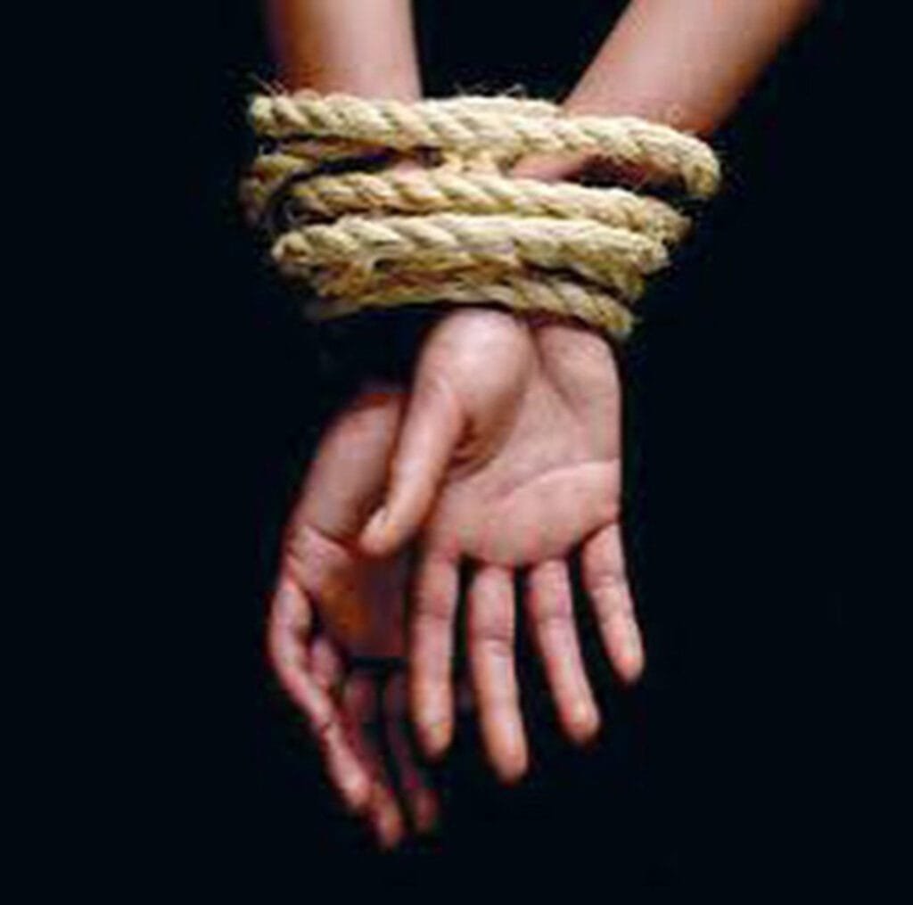 Woman Raped: महिला को किडनैप कर यूपी के जंगल में किया गैंगरेप