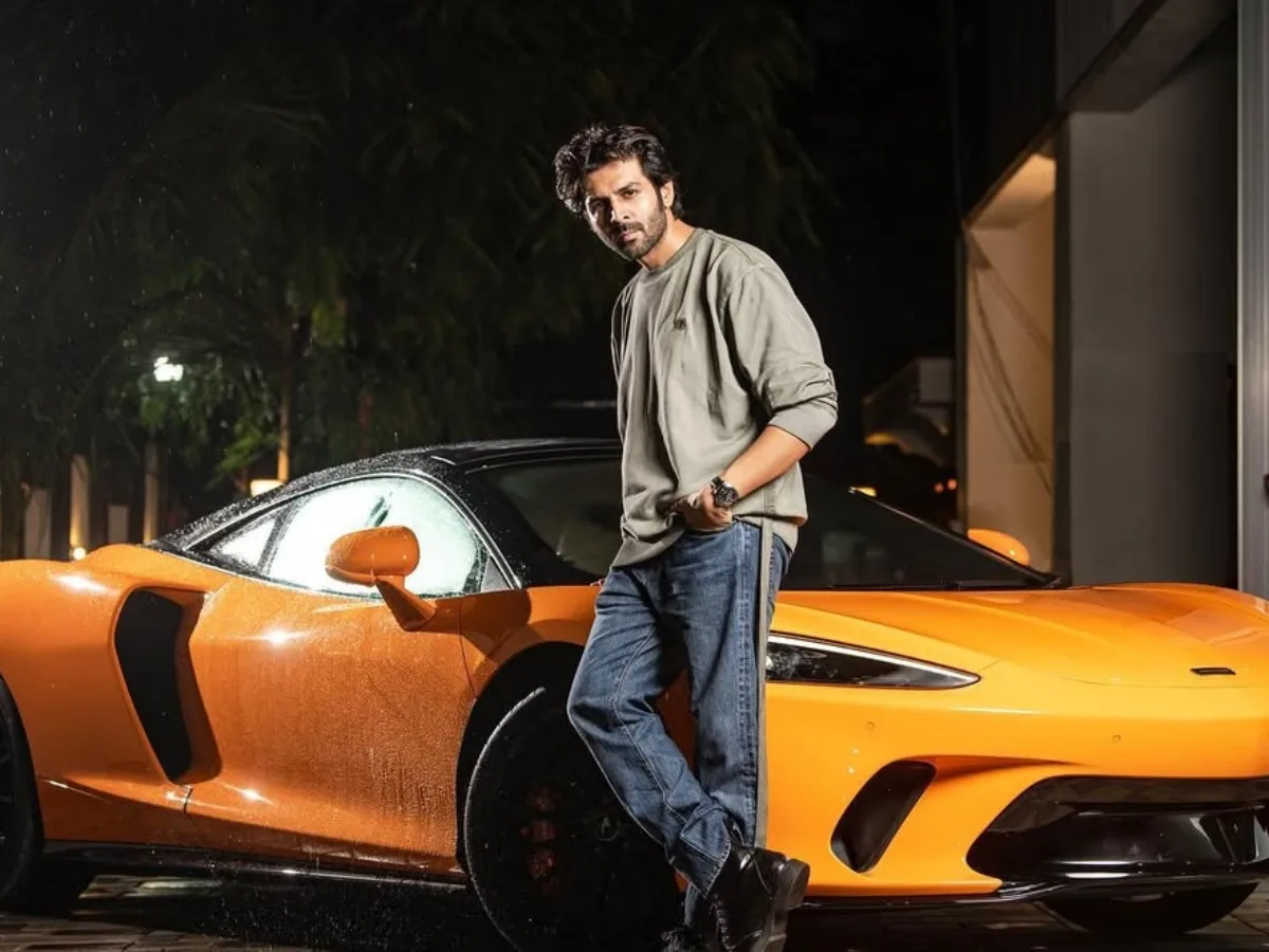 Luxury Car:प्रोड्यूसर ने कार्तिक आर्यन को गिफ्ट में दी लग्जरी कार